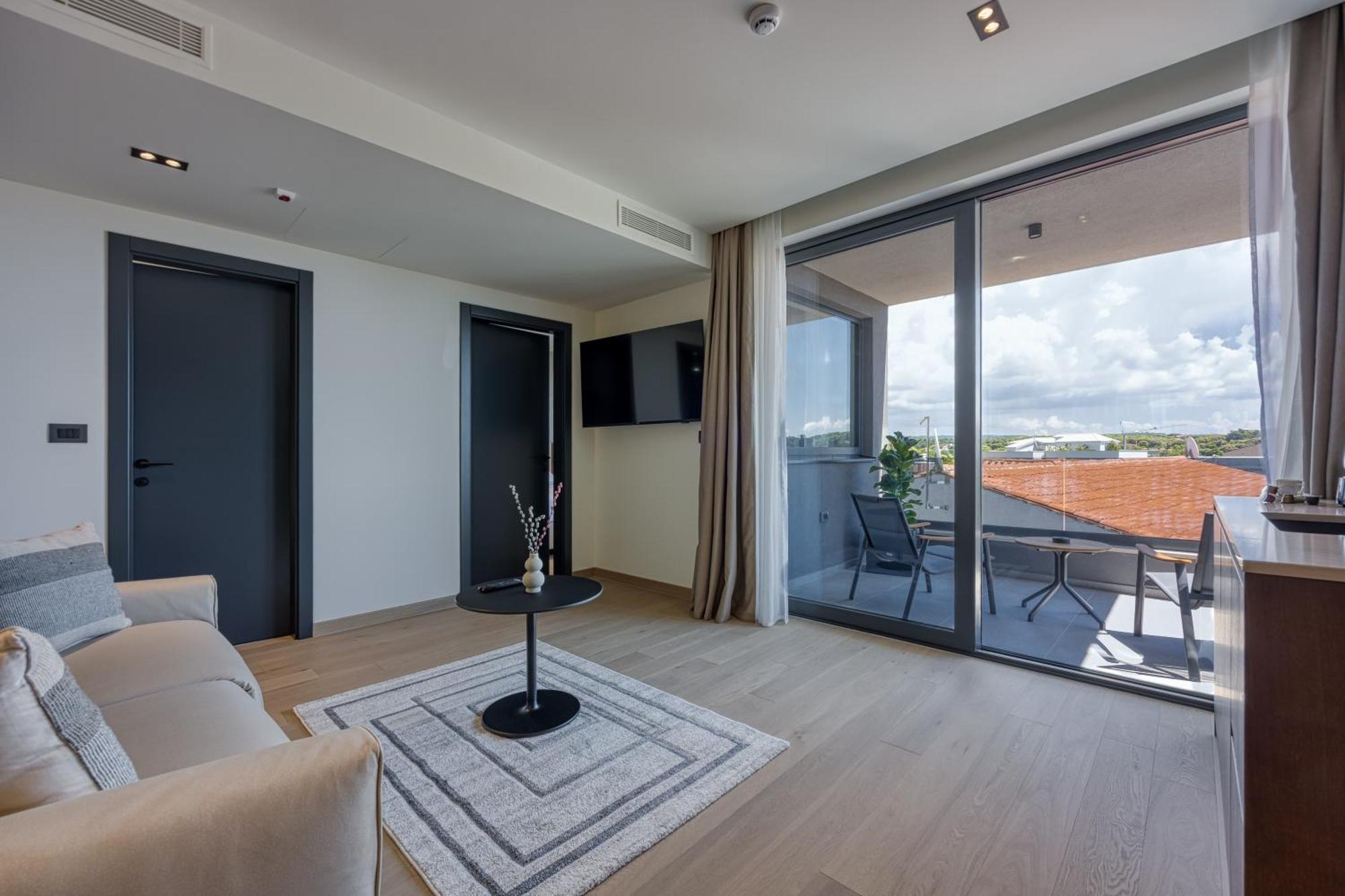 Level 5 - Adults Only 4*