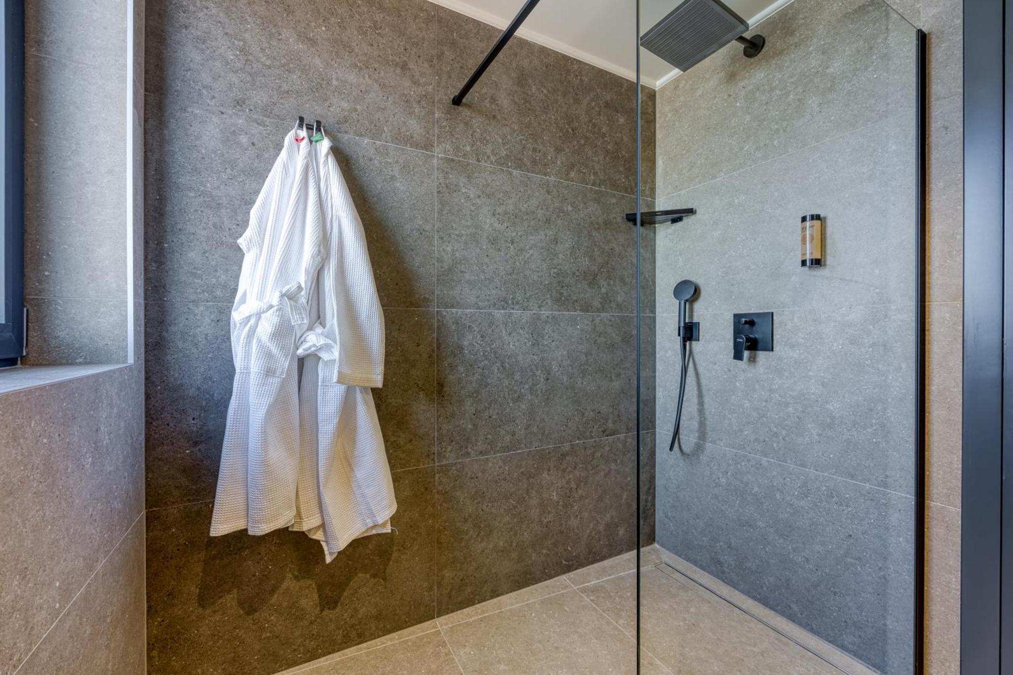 Hotel Level 5 - Adults Only